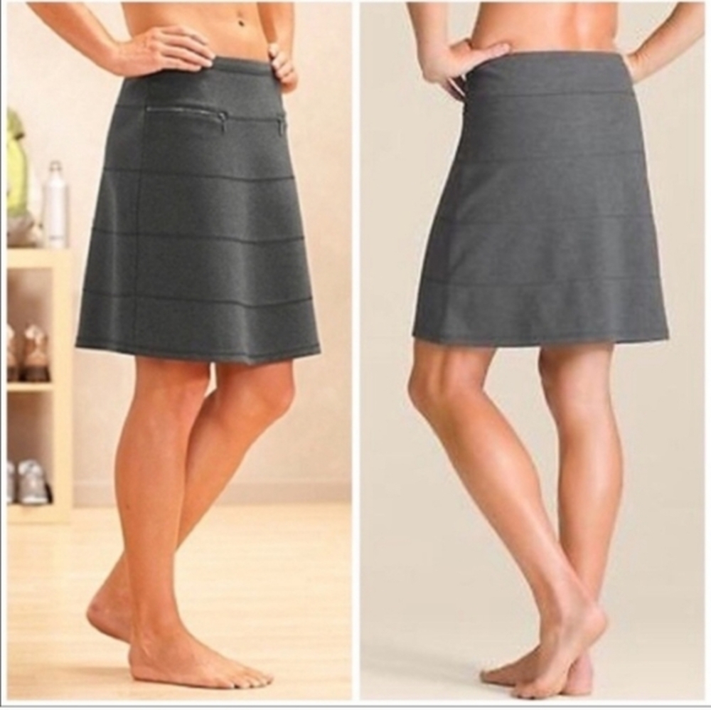 Athleta Strata A-line Skirt| Grey | Size Medium
